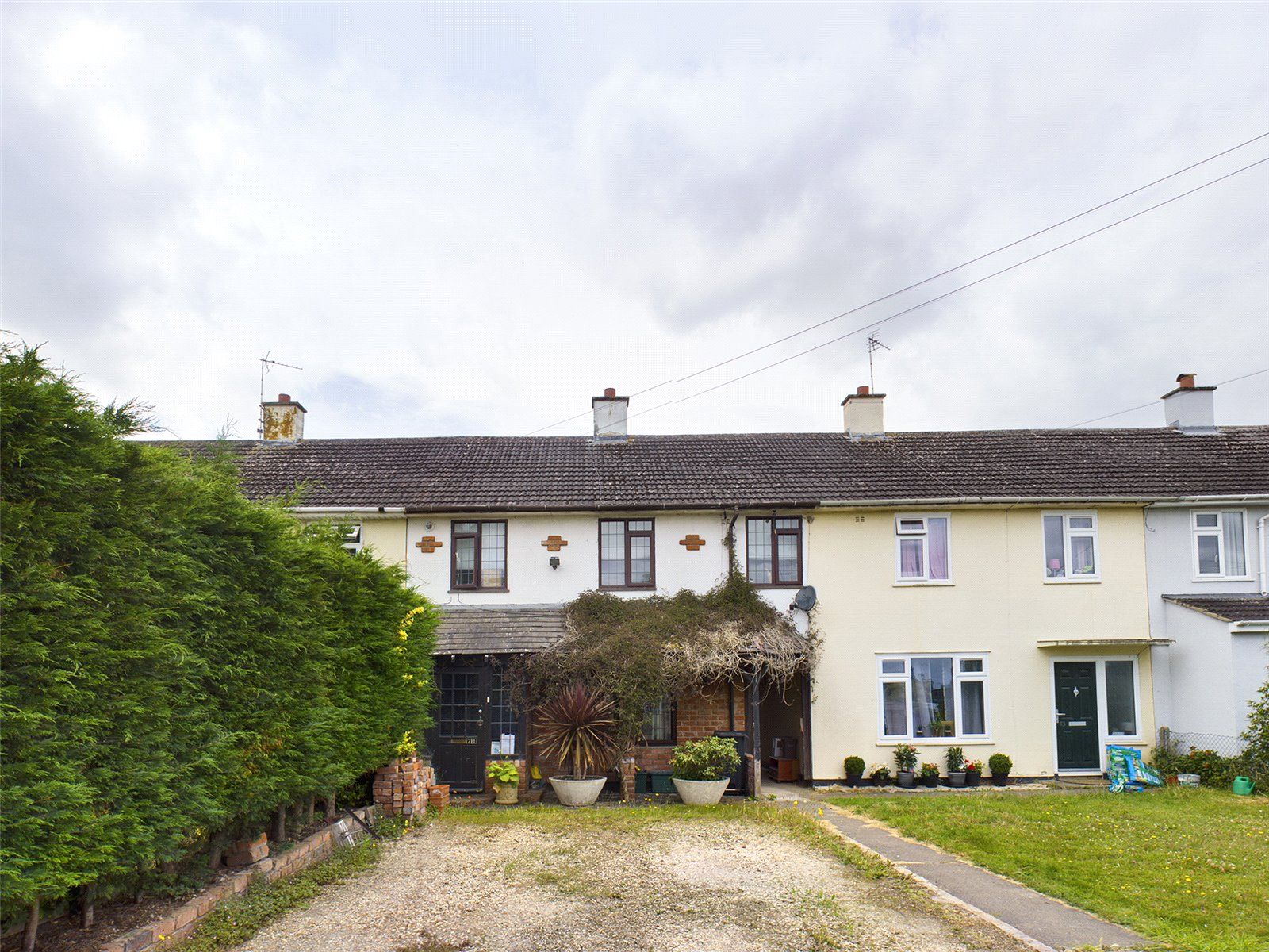 3 bed terraced house for sale in Sandyleaze, Gloucester