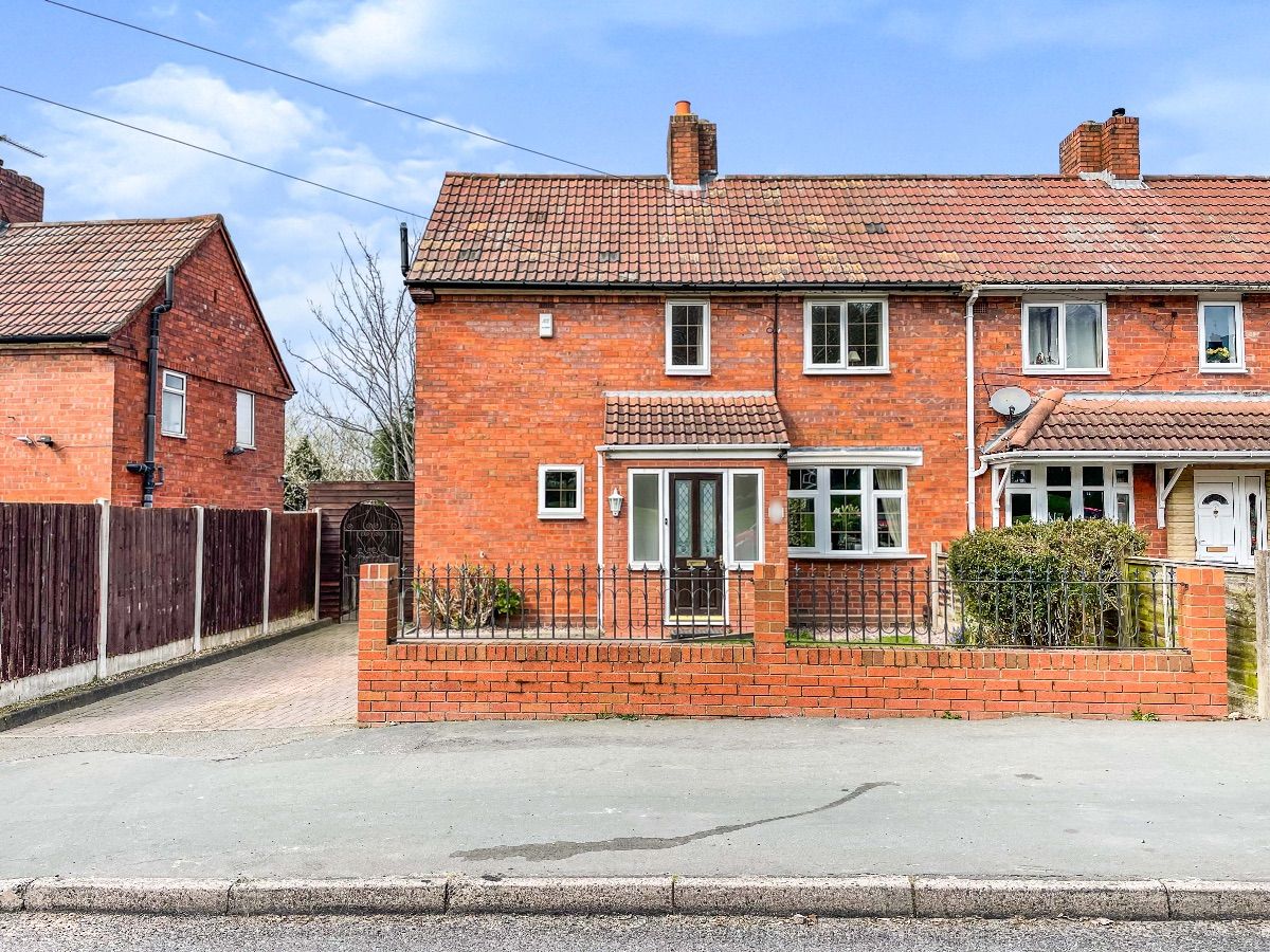 3 bed semidetached house for sale in Oakfield Road, Wollescote