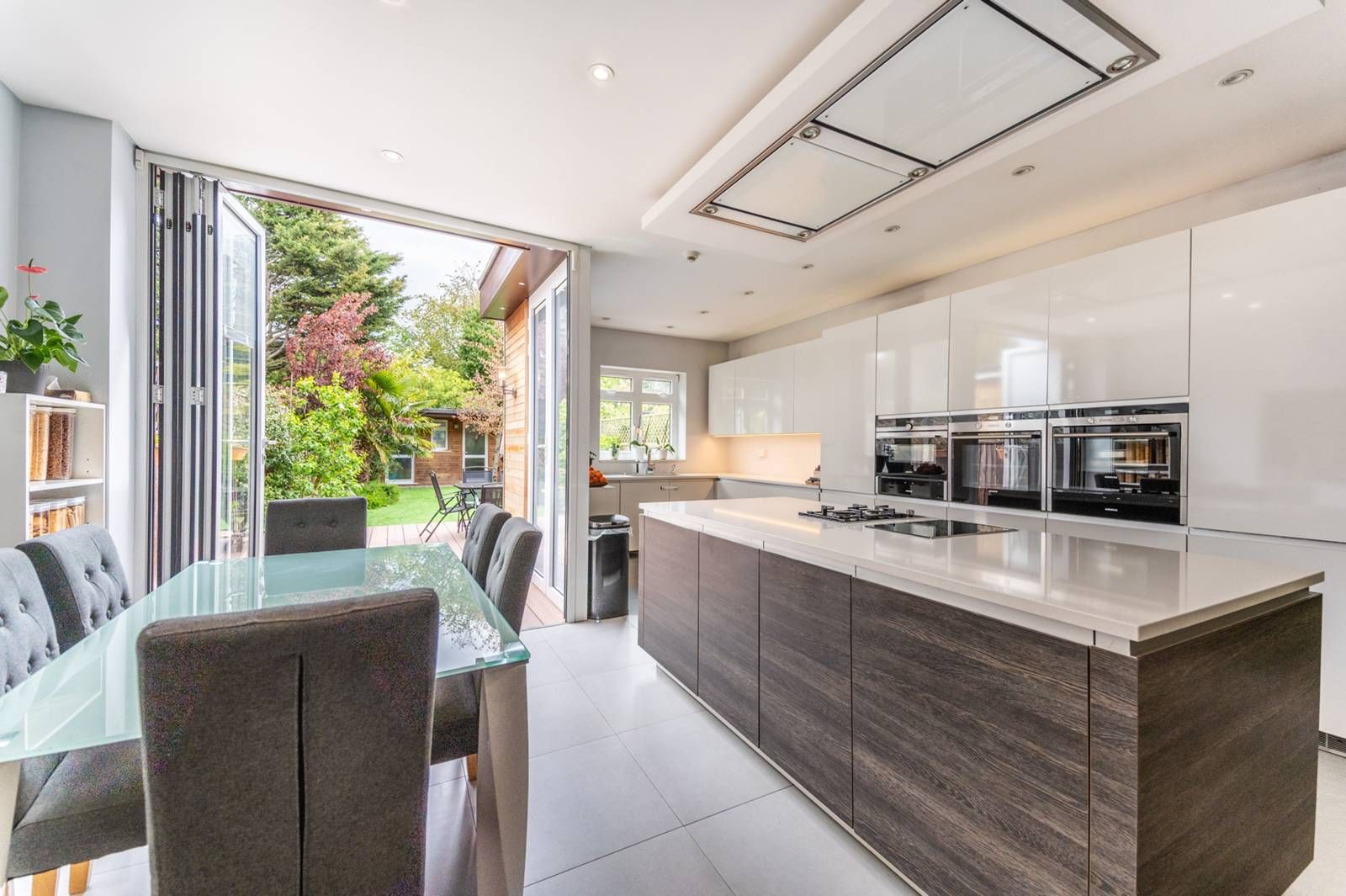 Hanover Road, Queen's Park, London NW10