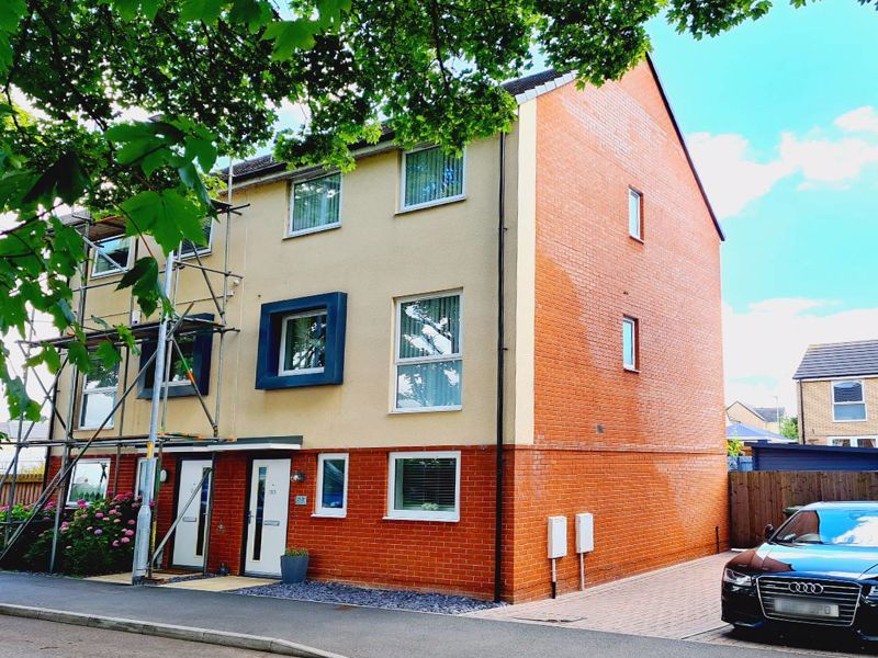 4 bed semidetached house for sale in Holland Gardens, Belmont Road