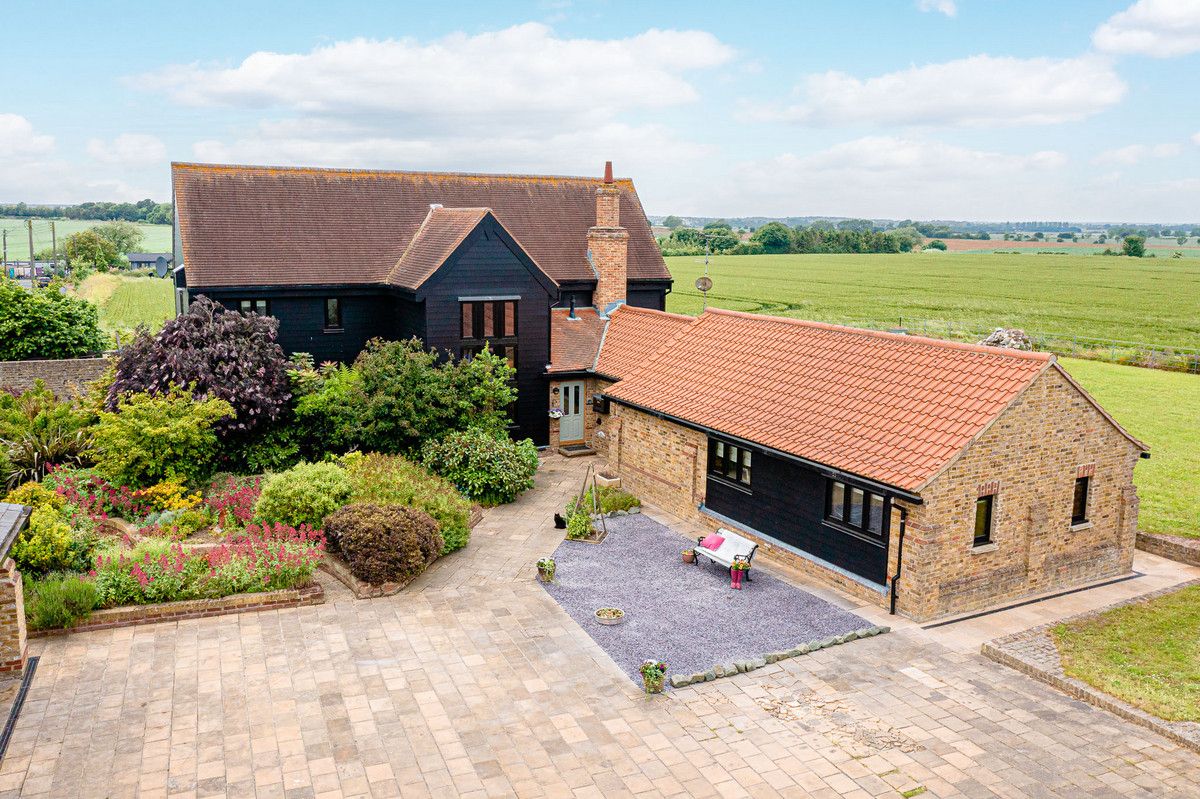 4 bed barn conversion for sale in Barling Road, SouthendOnSea SS3