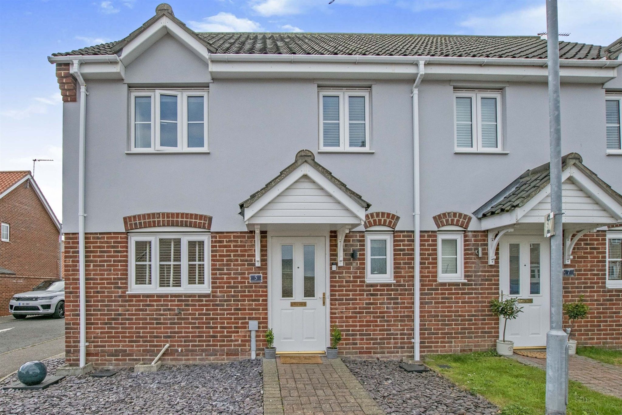 3 bed semidetached house for sale in Lumsden Close, Bradwell, Great