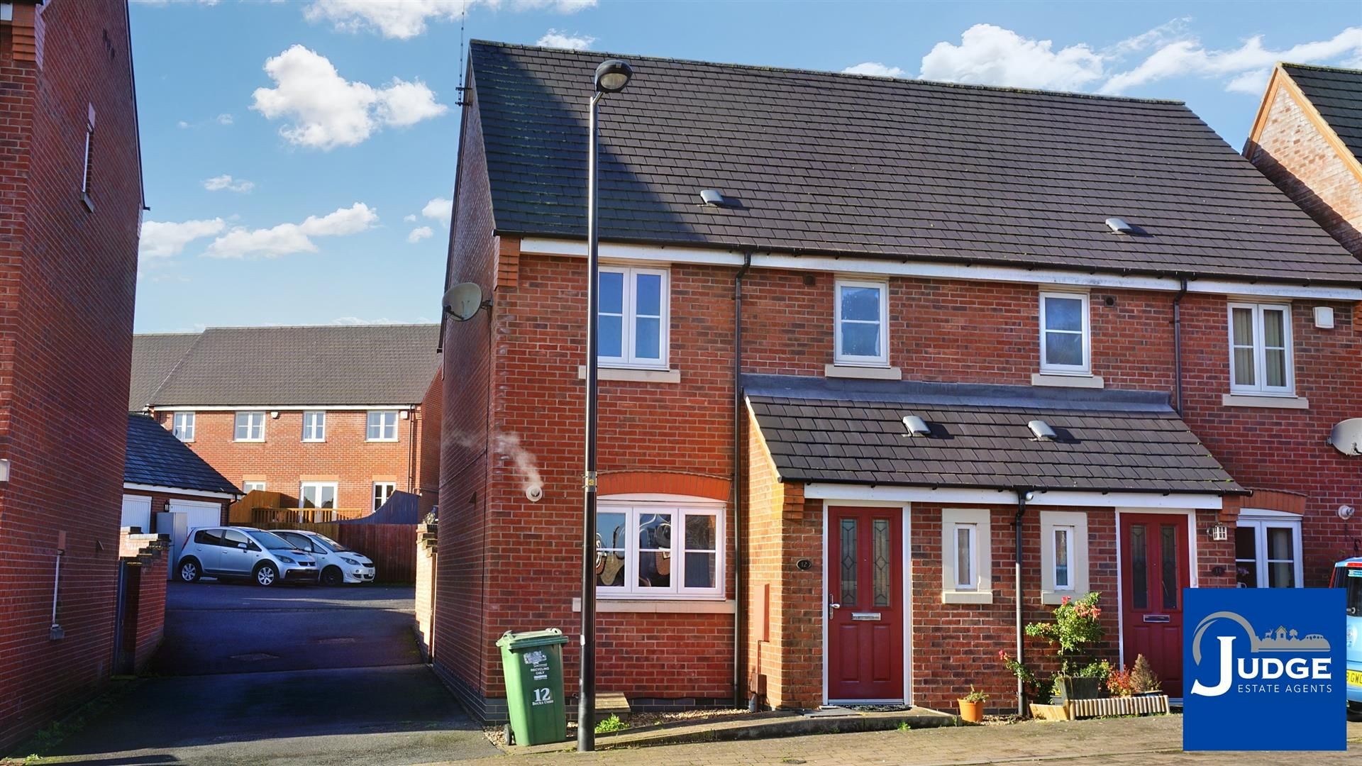 3 bed semidetached house for sale in Becks Close, Birstall, Leicester