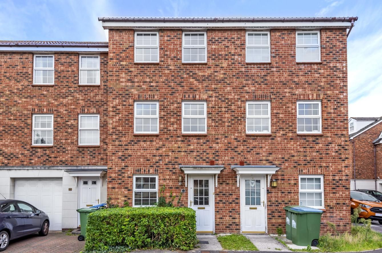 4 bed town house to rent in Avro Close SO15 Zoopla