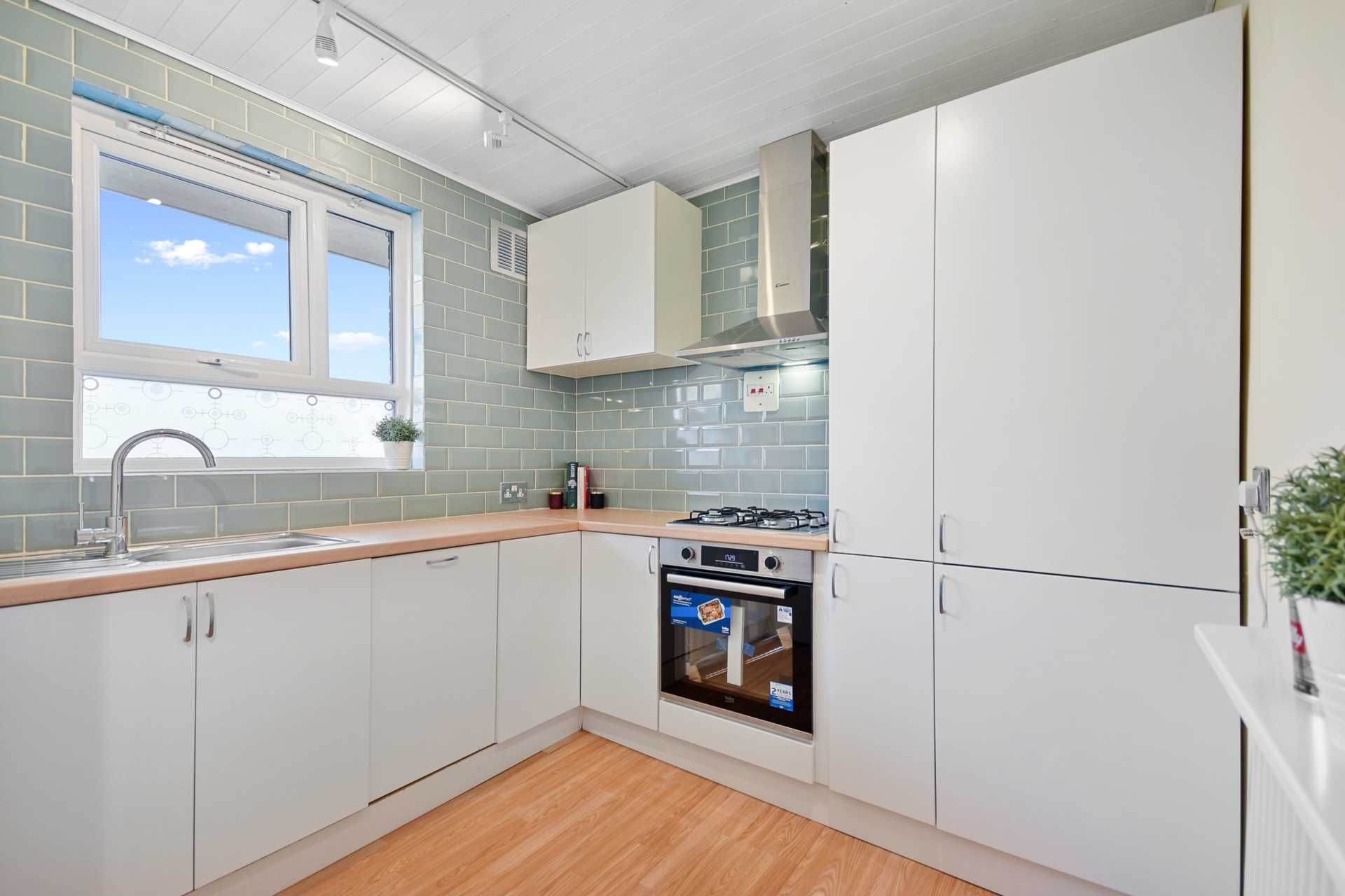 1 bed flat to rent in Harlings Court, Burns Road, Battersea SW11 Zoopla