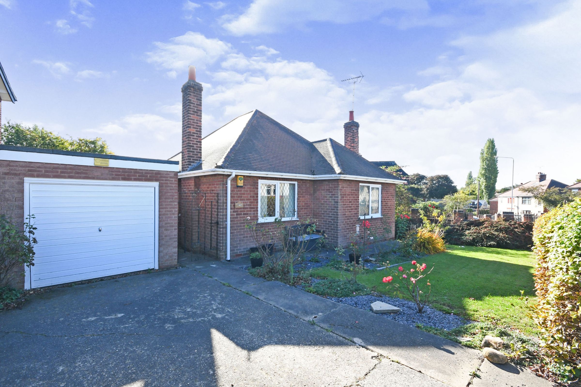 2 bed bungalow for sale in High Pavement, SuttonInAshfield NG17 Zoopla