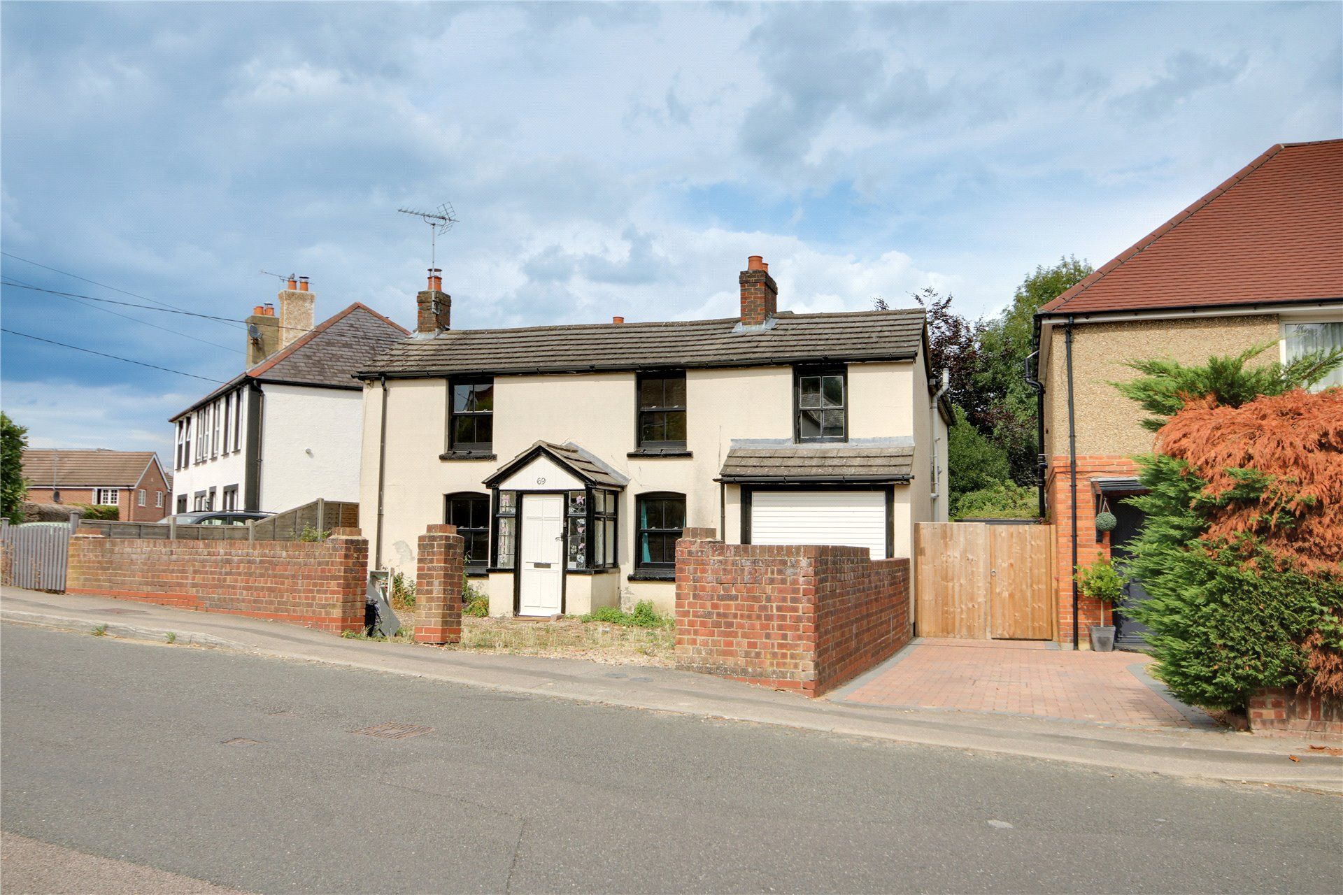 5 bed detached house for sale in Marrowbrook Lane, Farnborough, Hampshire GU14 Zoopla