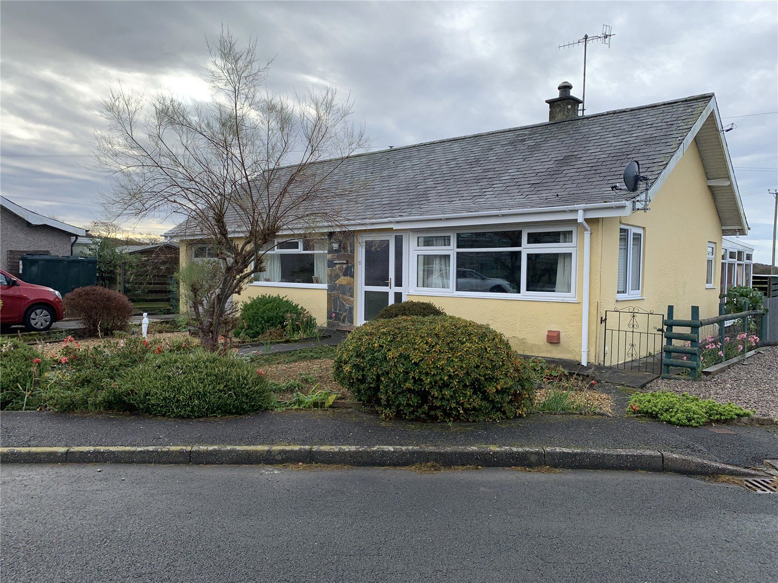 2 bed bungalow for sale in Llanfrothen, Penrhyndeudraeth, Gwynedd LL48