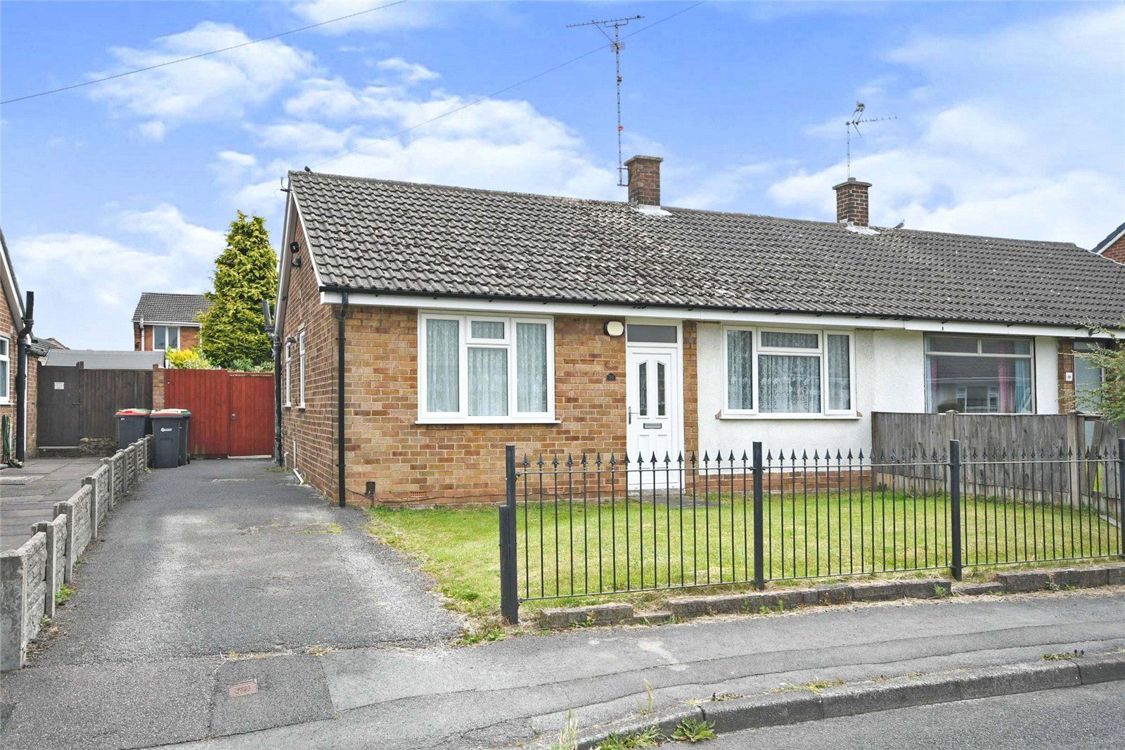 2 bed bungalow for sale in Anslow Avenue, SuttonInAshfield NG17 Zoopla