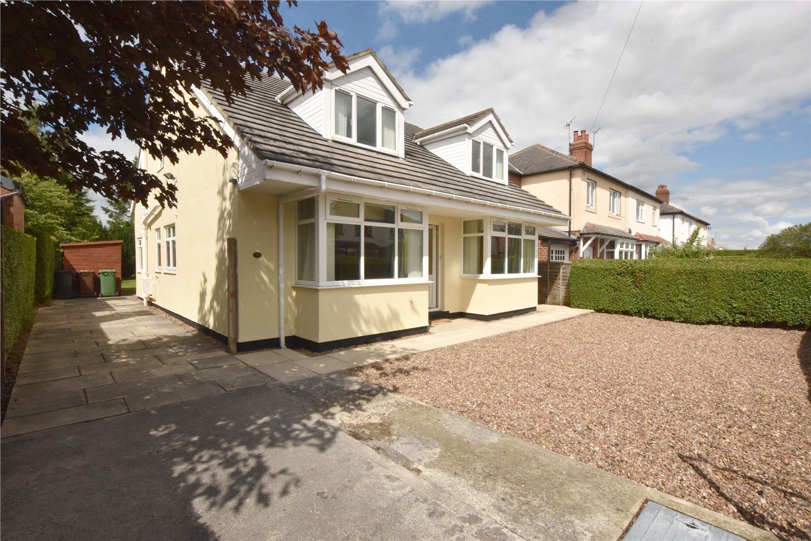 4 bed bungalow for sale in Milton Drive, Scholes, Leeds, West Yorkshire