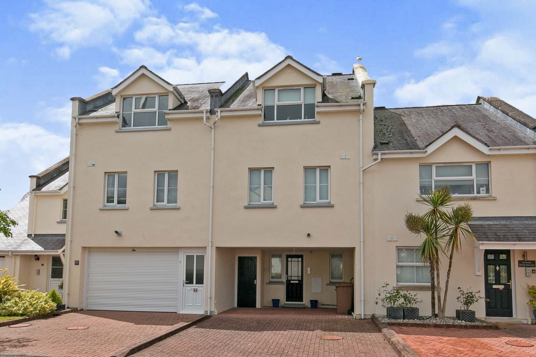 3 bed terraced house for sale in Hen Gei Llechi, Y Felinheli, Hen Gei