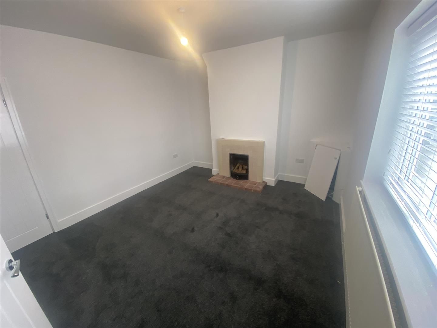 3 bed end terrace house to rent in Street, Langwith, Mansfield