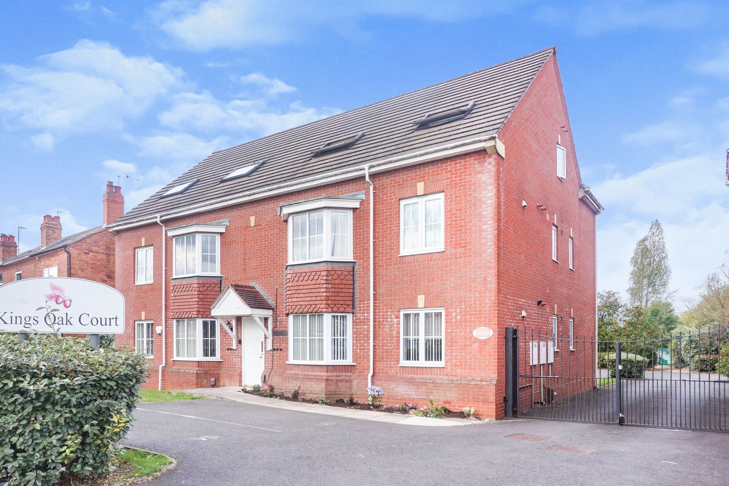 2 bed flat for sale in Reddicap Heath Road, Sutton Coldfield B75 Zoopla
