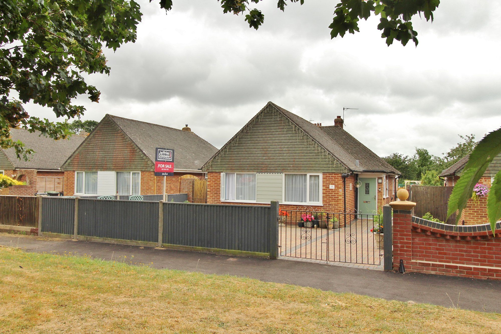 3 bed detached bungalow for sale in Woodstock Road, Bedhampton, Havant