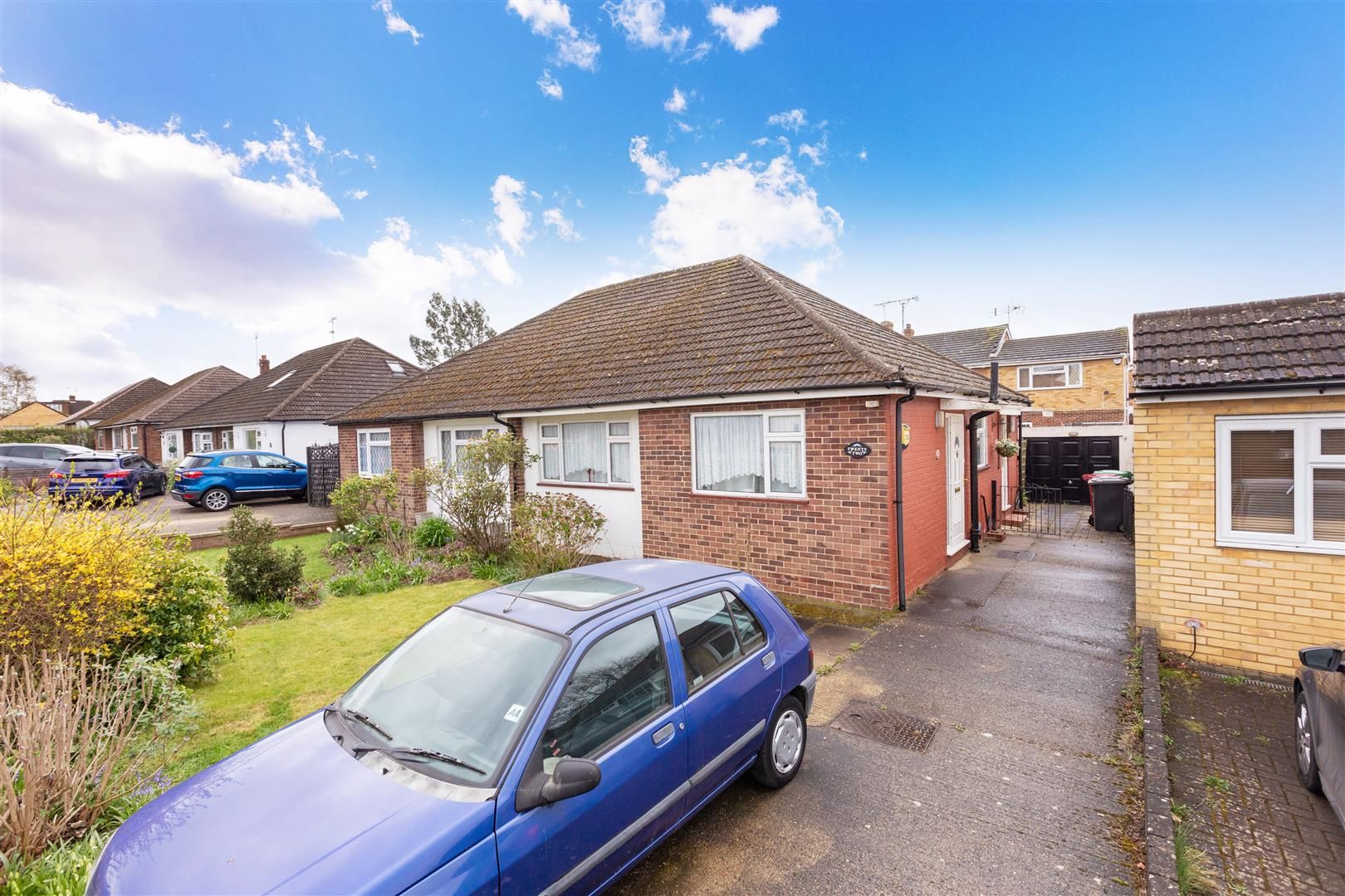 2 bed bungalow for sale in Clare Road, Taplow, Maidenhead SL6 Zoopla