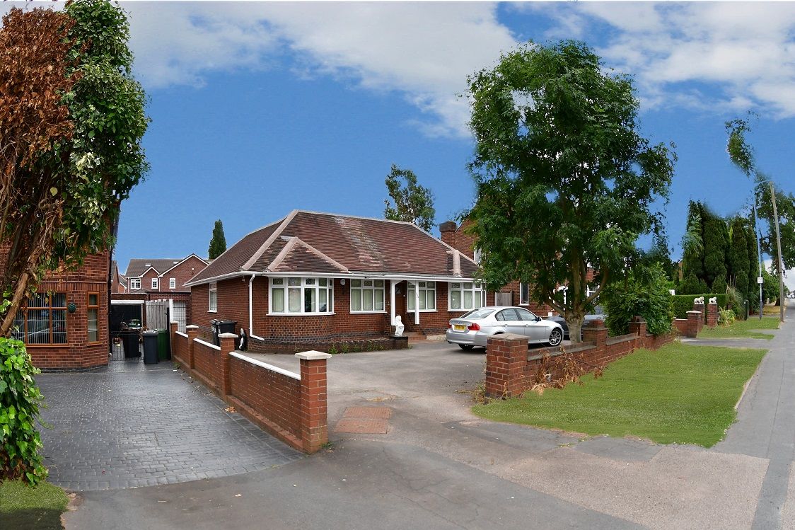 4 bed detached bungalow to rent in Wheelwright Lane, Ash Green