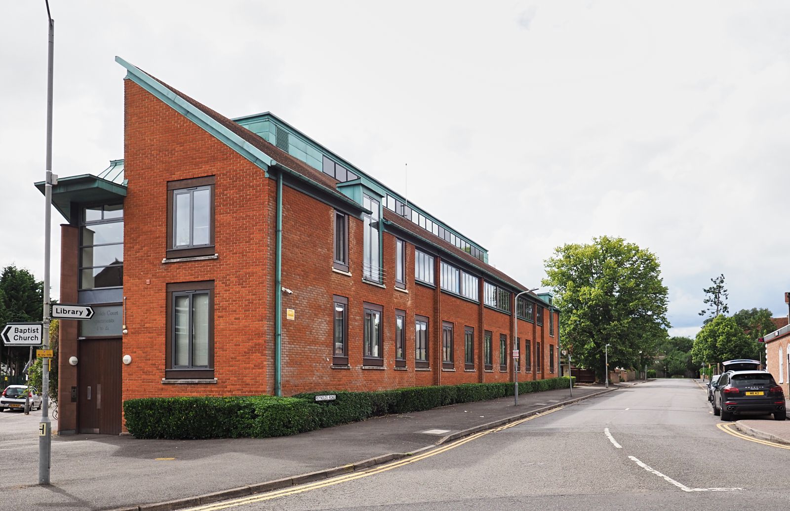 1 bed flat for sale in Reynolds Court, Baring Road, Beaconsfield HP9