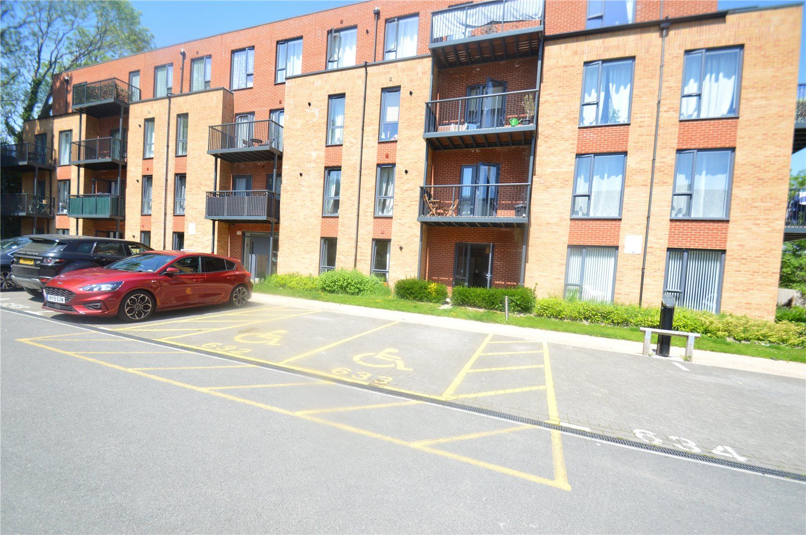 2 bed flat to rent in Iron Railway Close, Coulsdon CR5 Zoopla