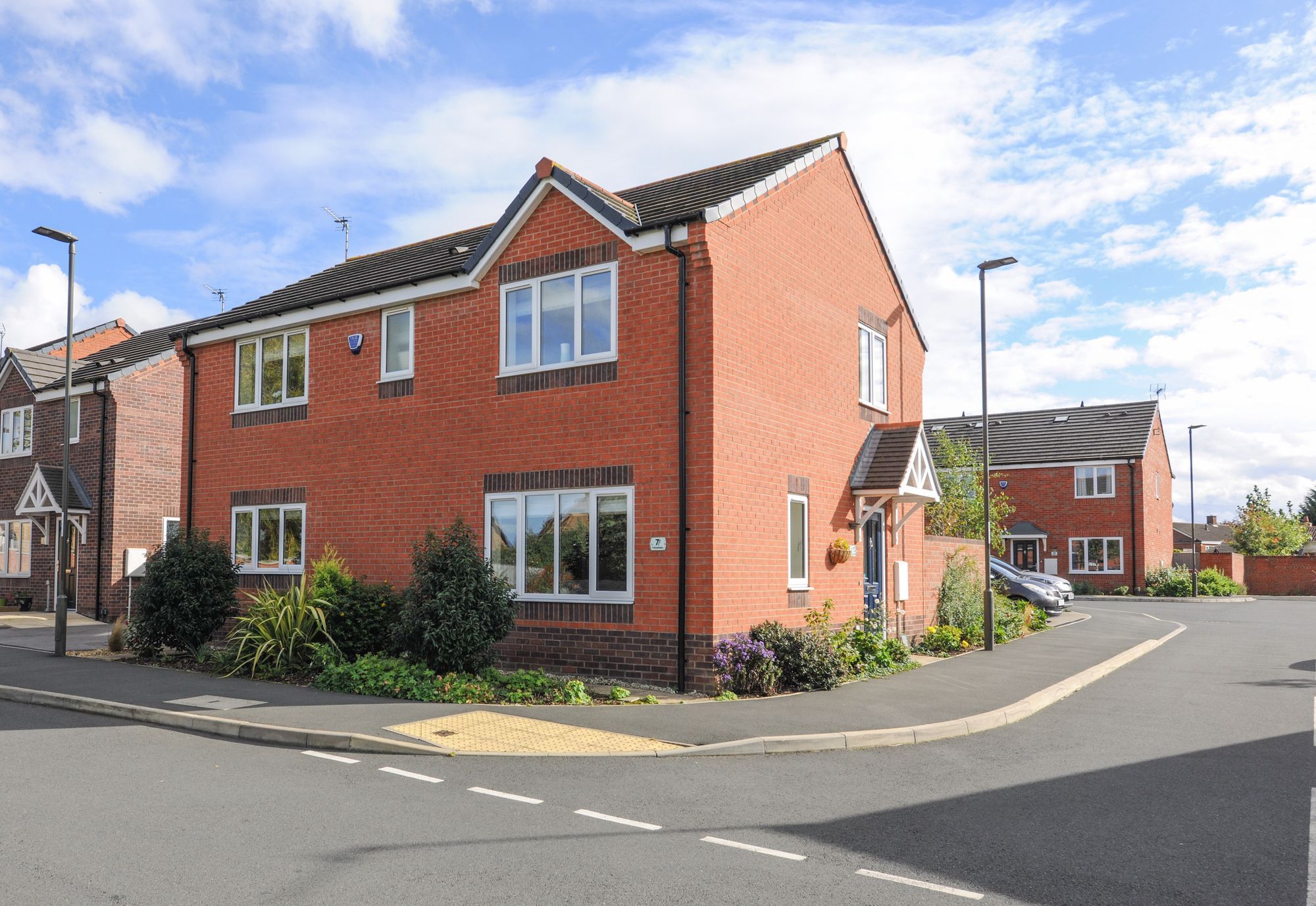 4 bed detached house for sale in Fallowfield, Clowne S43 Zoopla