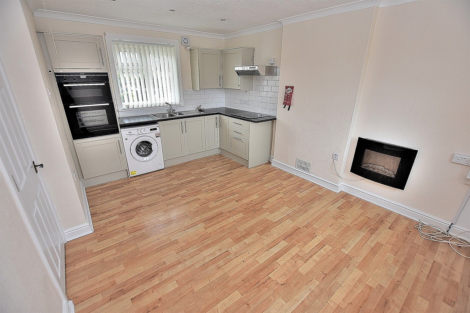 2 bed flat to rent in Birches Barn Road, Bradmore, Wolverhampton WV3