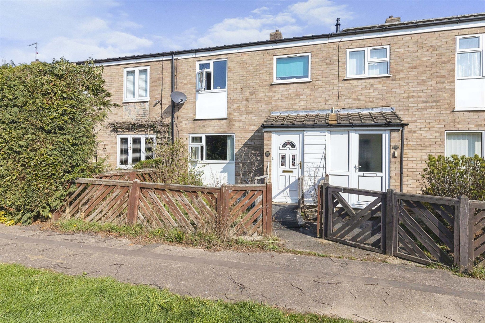 3 bed terraced house for sale in Coneygree Road, Stanground