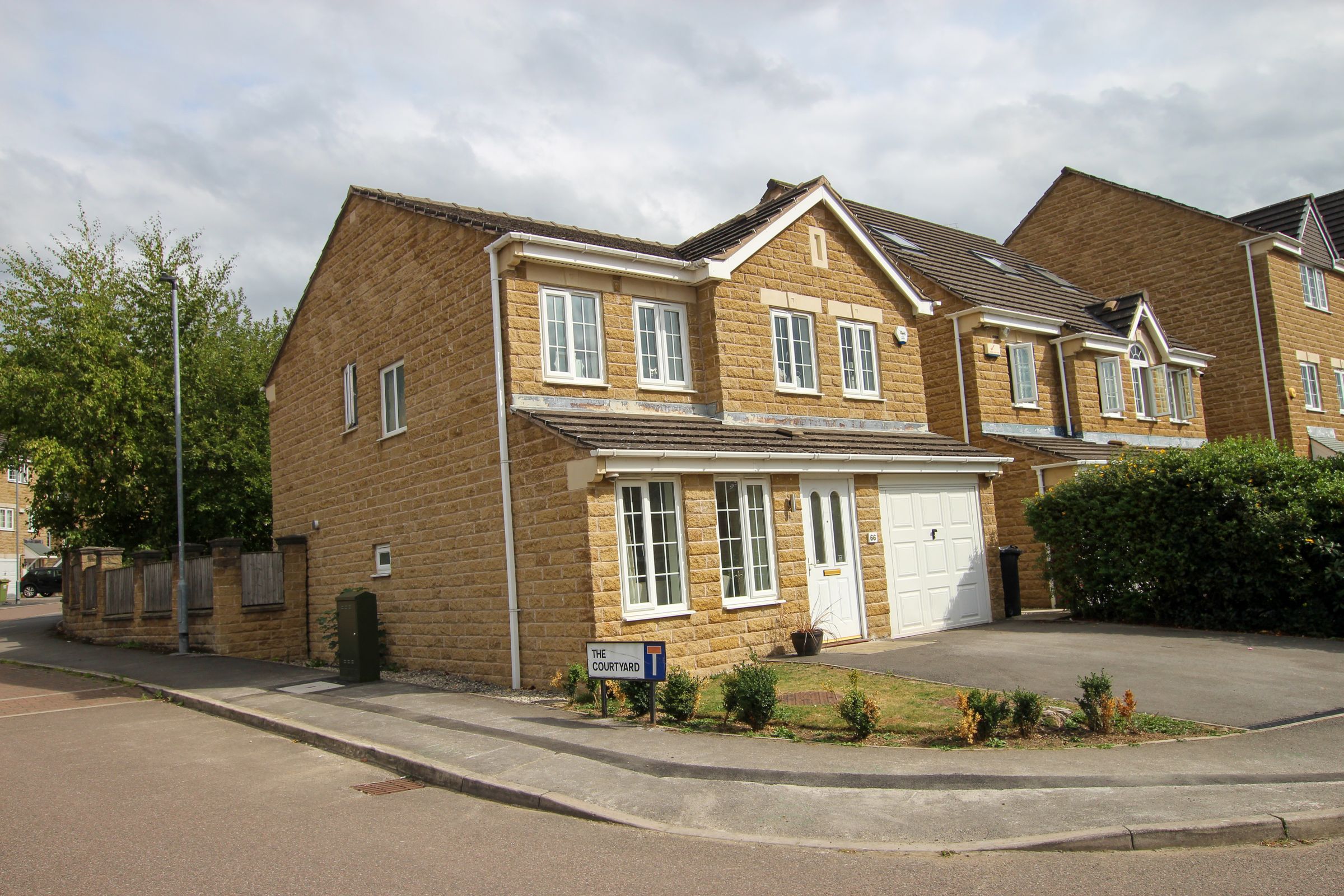 4 bed detached house for sale in Hanby Close, Fenay Bridge