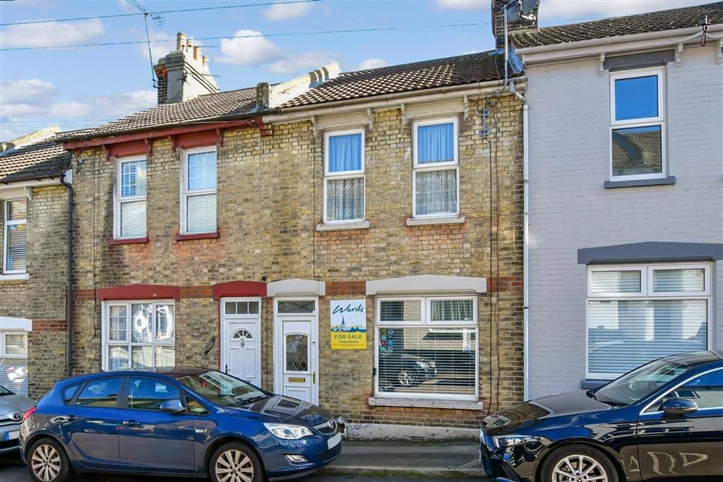 3 bed terraced house for sale in Ingle Road, Chatham, Kent ME4 Zoopla