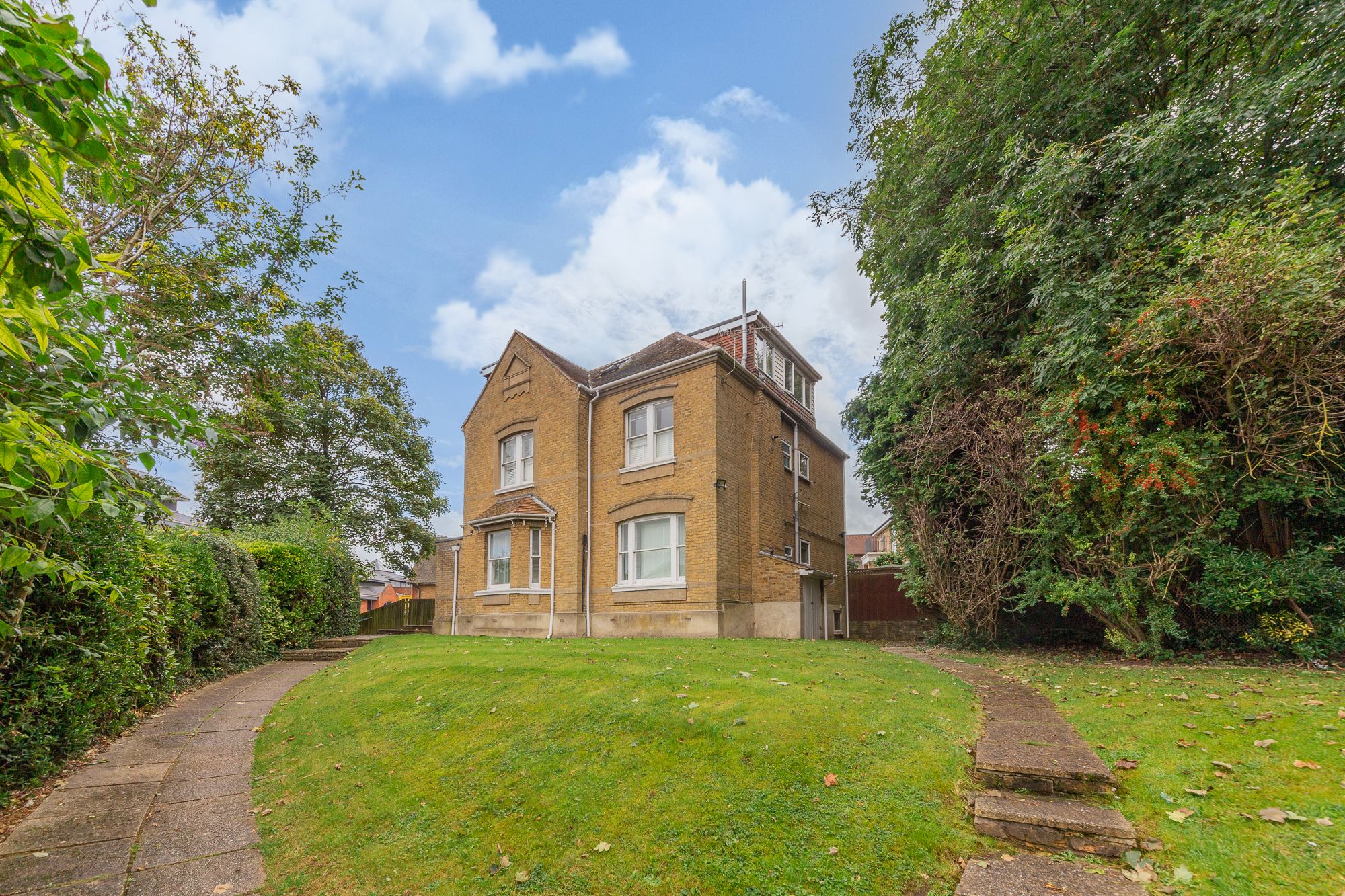 1 bed flat for sale in Farnham Road, Guildford, Surrey GU1 Zoopla