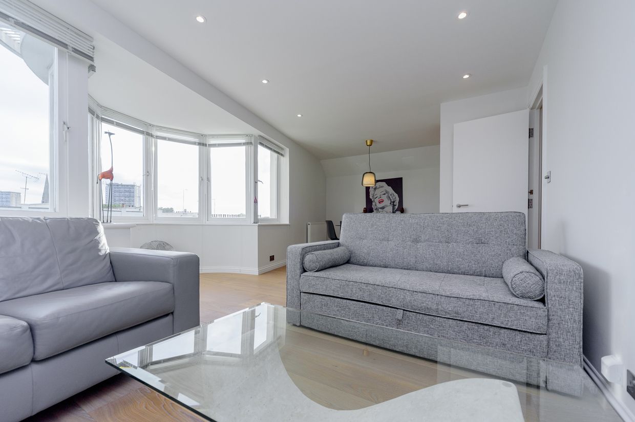 Warrington Gardens, Little Venice W9