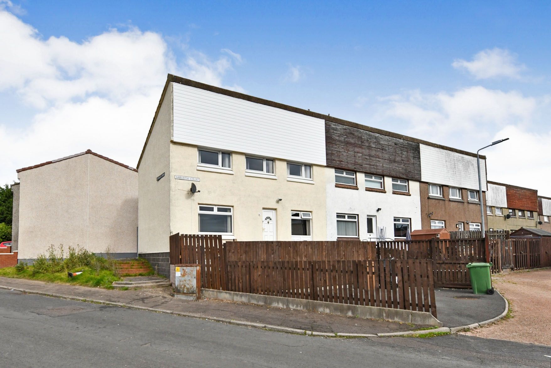 4 bed end terrace house for sale in Barleith Court, Hurlford