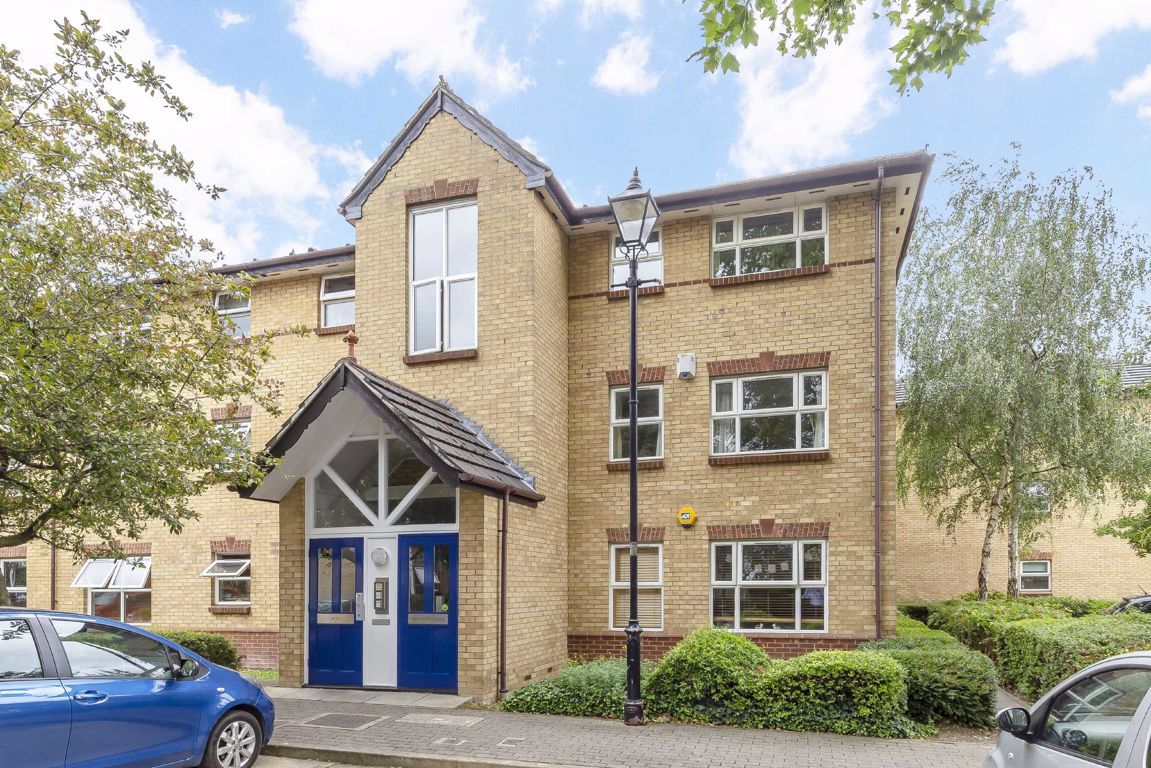 2 bed flat to rent in Monmouth Close, London W4 Zoopla
