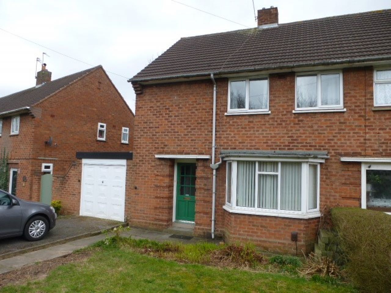 3 bed terraced house to rent in Windmill Crescent, Wolverhampton WV3