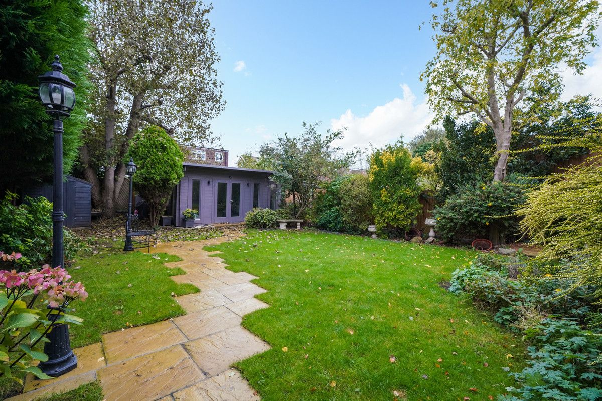 4 bed semidetached house for sale in Ellerton Road, London SW18 Zoopla