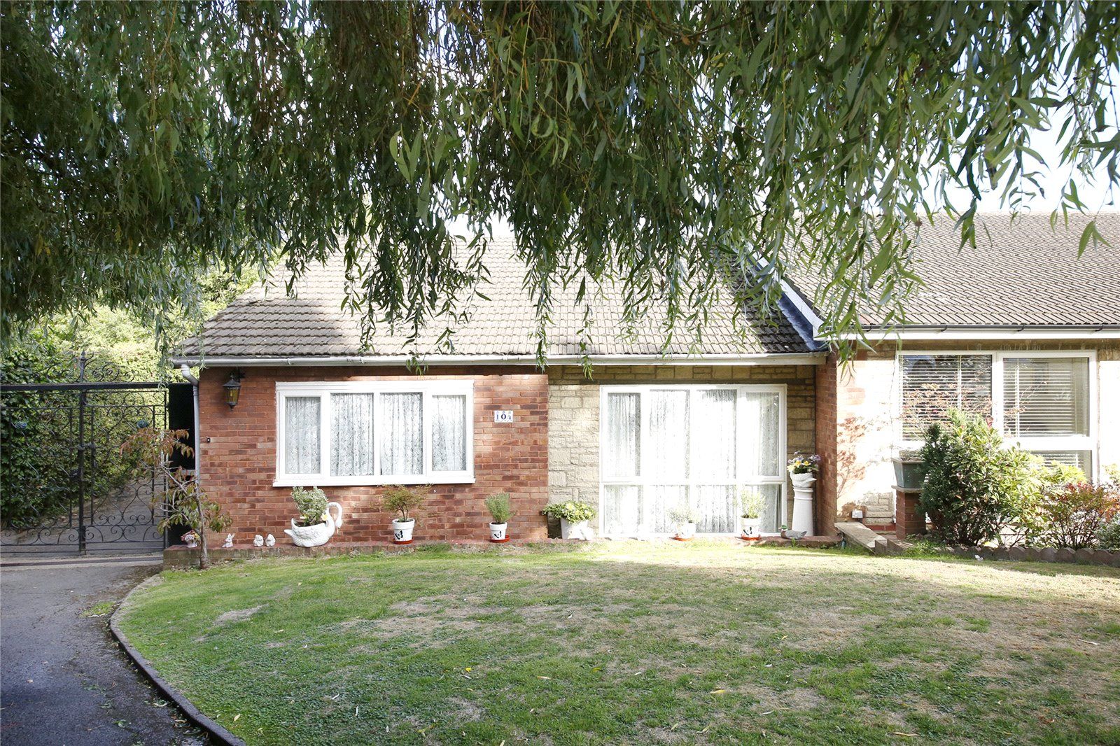 Grecian Crescent, London SE19