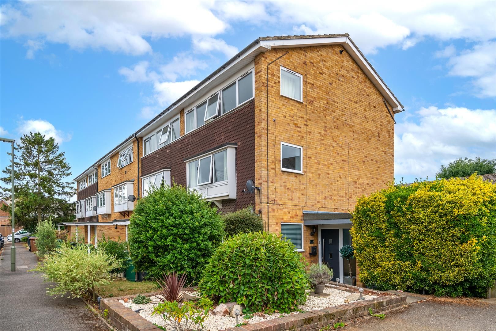 2 bed for sale in Ash Close, Merstham, Redhill RH1 Zoopla