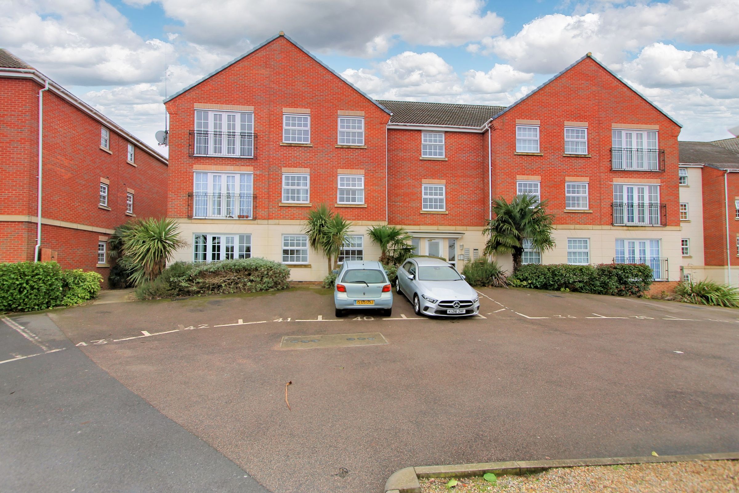 2 bed flat for sale in Birkby Close, Hamilton, Leicester LE5 Zoopla
