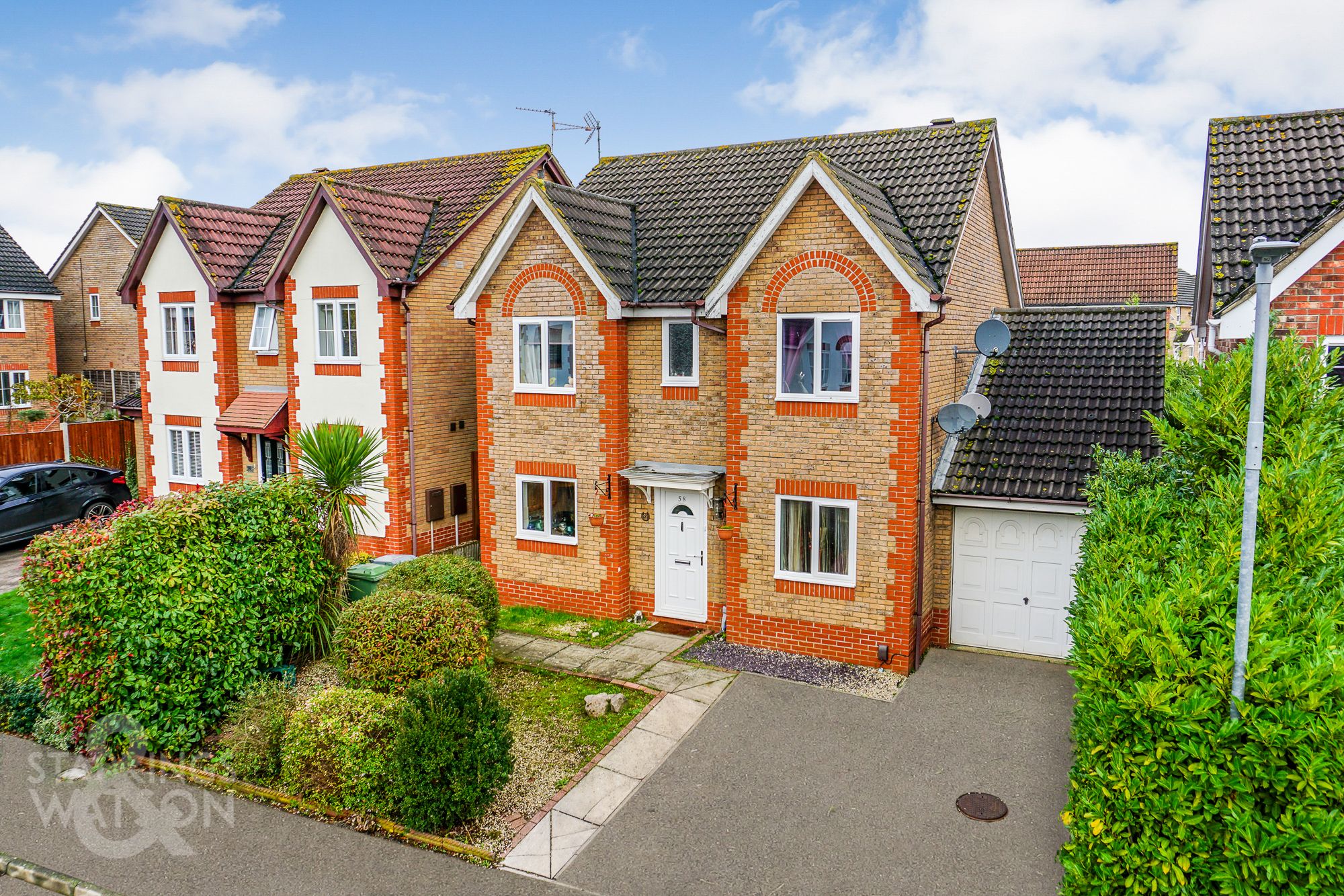 5 bed detached house for sale in Bunyan Close, Dussindale, Norwich NR7