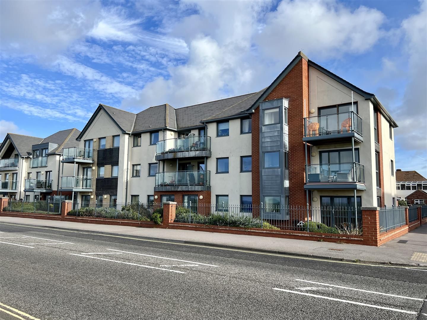 1 bed flat for sale in Marine Parade East, LeeOnTheSolent PO13 Zoopla