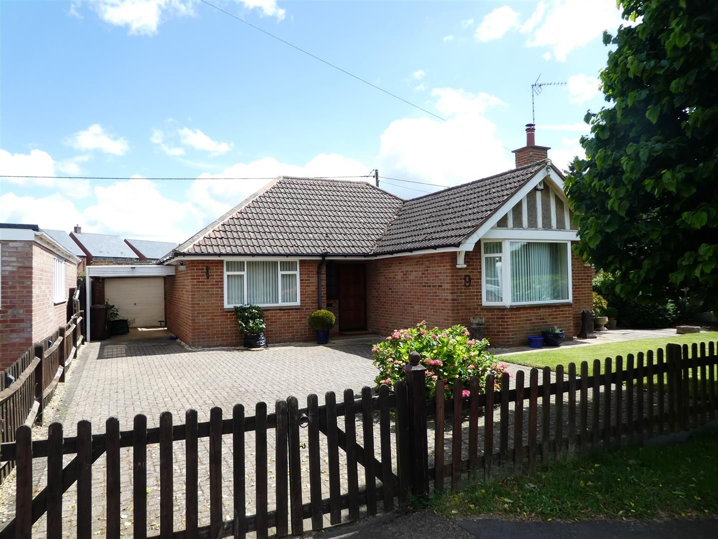 2 bed detached bungalow for sale in Oxford Road, Bodicote, Banbury OX15