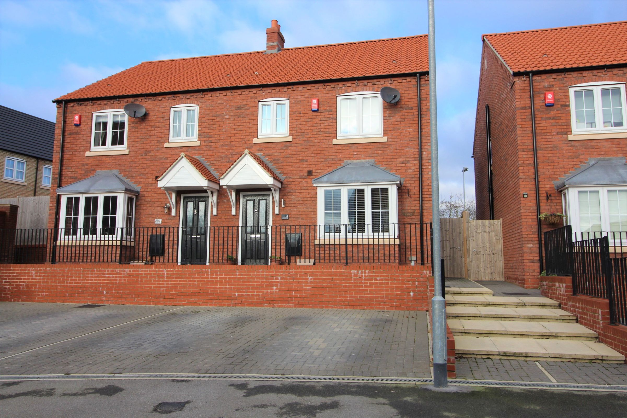 3 bed semidetached house for sale in Bob Rainsforth Way, Gainsborough