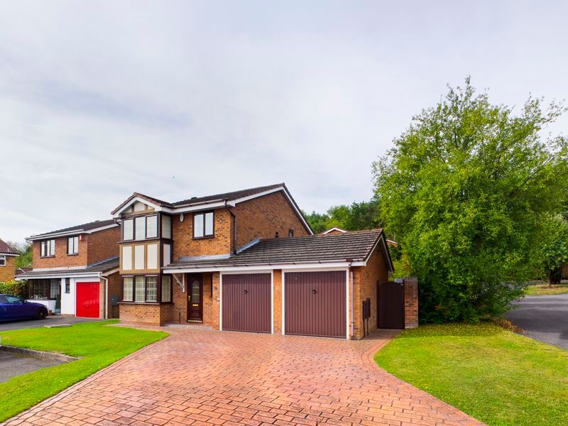 4 bed detached house for sale in Windermere Drive, Priorslee, Telford