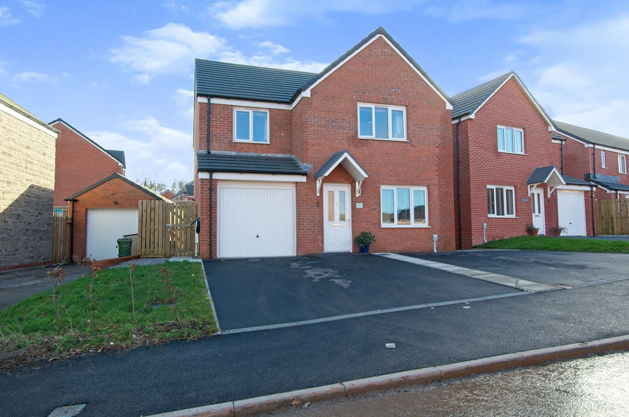 4 bed detached house for sale in Erw Ddol, Pontyclun CF72 Zoopla
