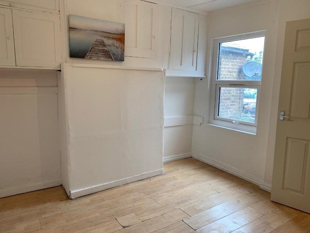 3 bed flat to rent in Desborough Road, High HP11 Zoopla