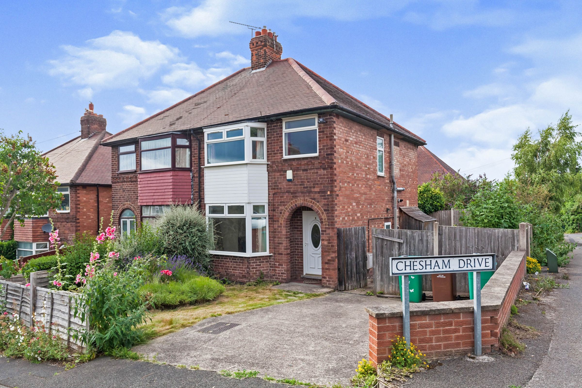 3 bed semidetached house for sale in Chesham Drive, Carrington NG5