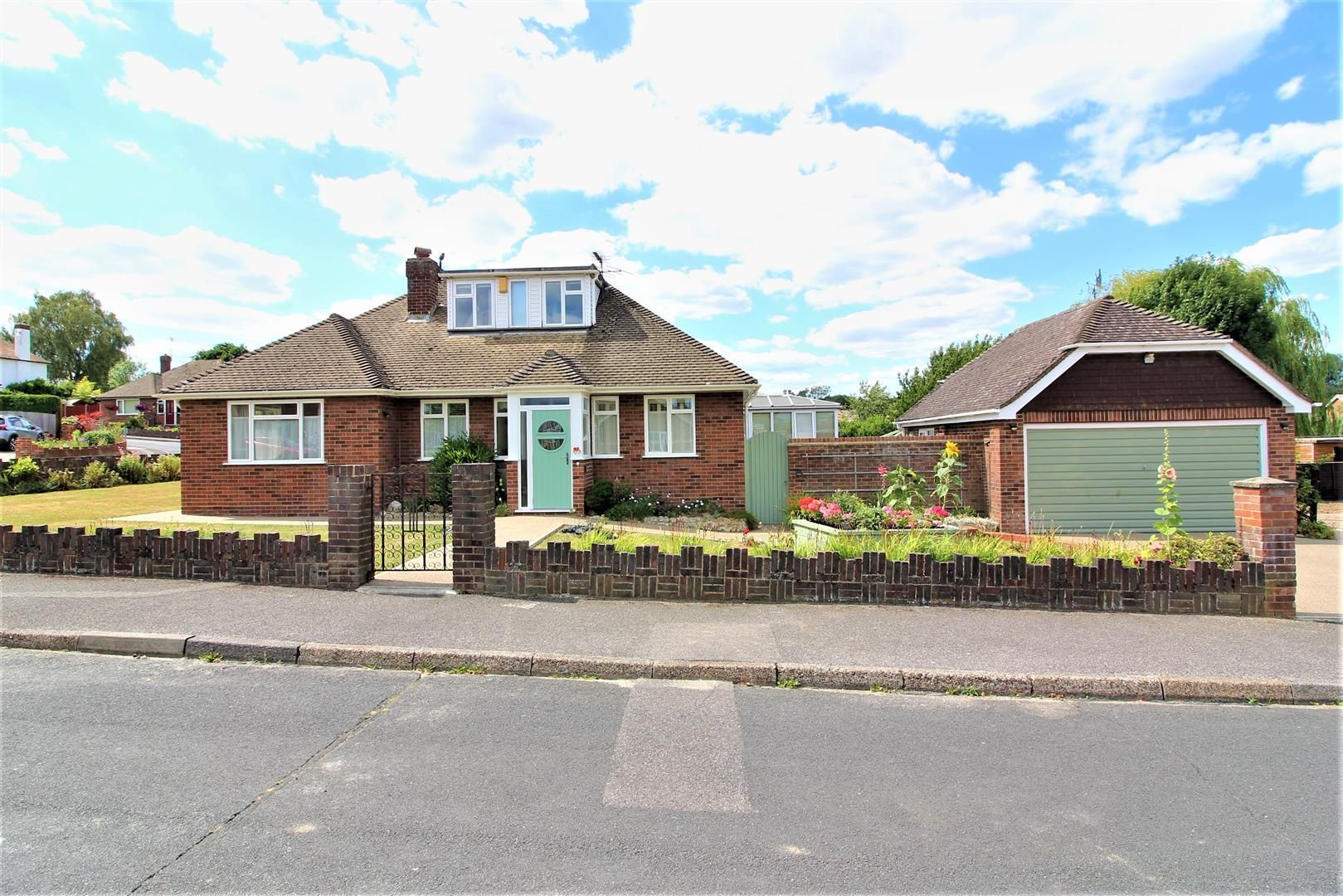 4 bed detached bungalow for sale in Willesborough, Ashford, Kent TN24