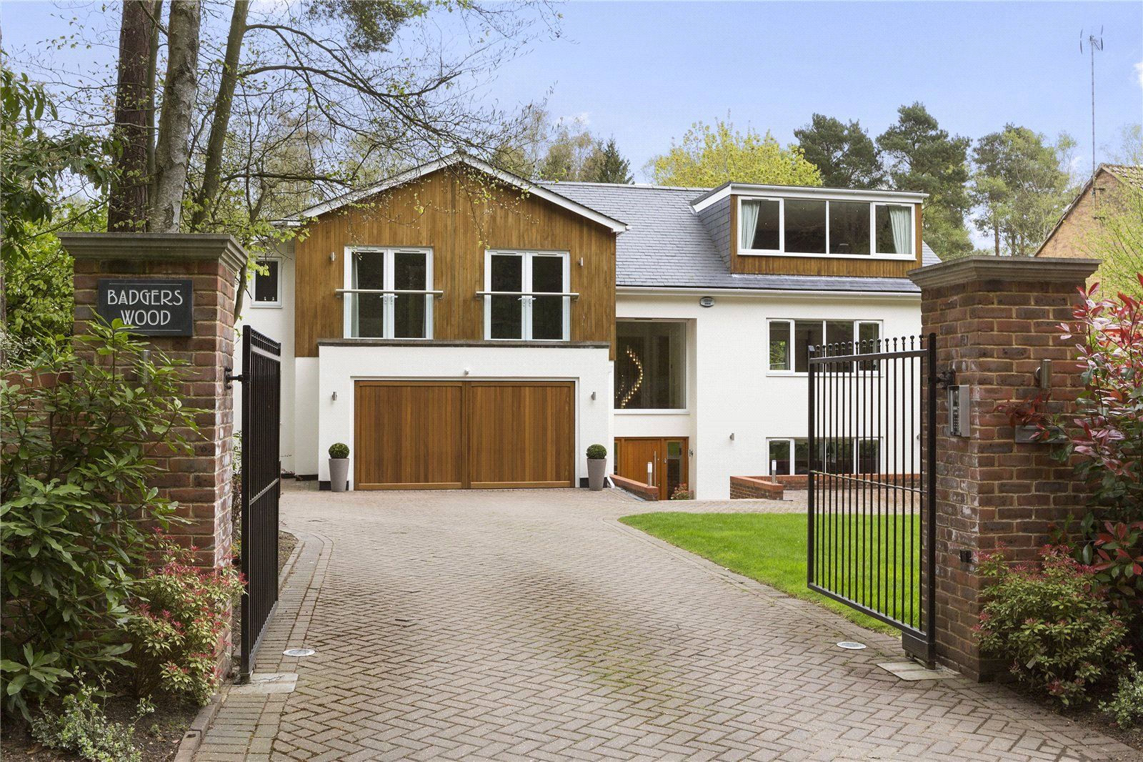 6 bed detached house for sale in Heath Ride, Finchampstead, Wokingham