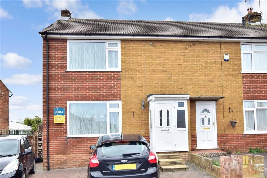 2 bed end terrace house for sale in Plantation Road, Faversham, Kent