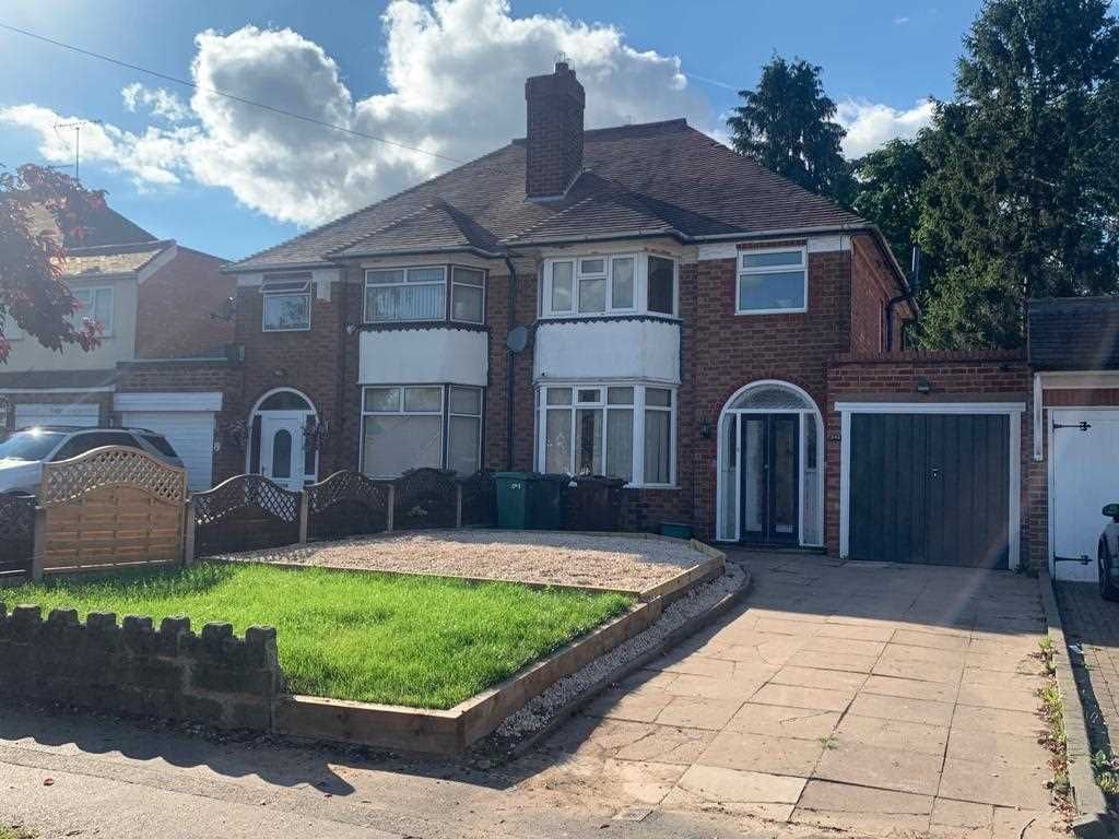 3 bed semidetached house to rent in Lyndon Road, Solihull B92 Zoopla