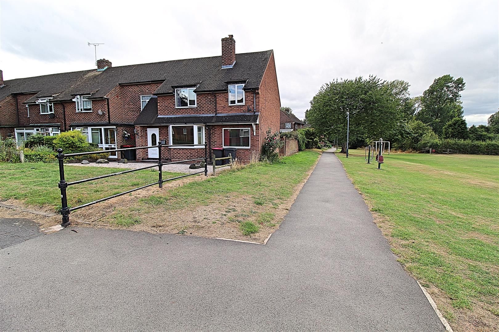 4 bed end terrace house for sale in Digby Road, Coleshill, Birmingham