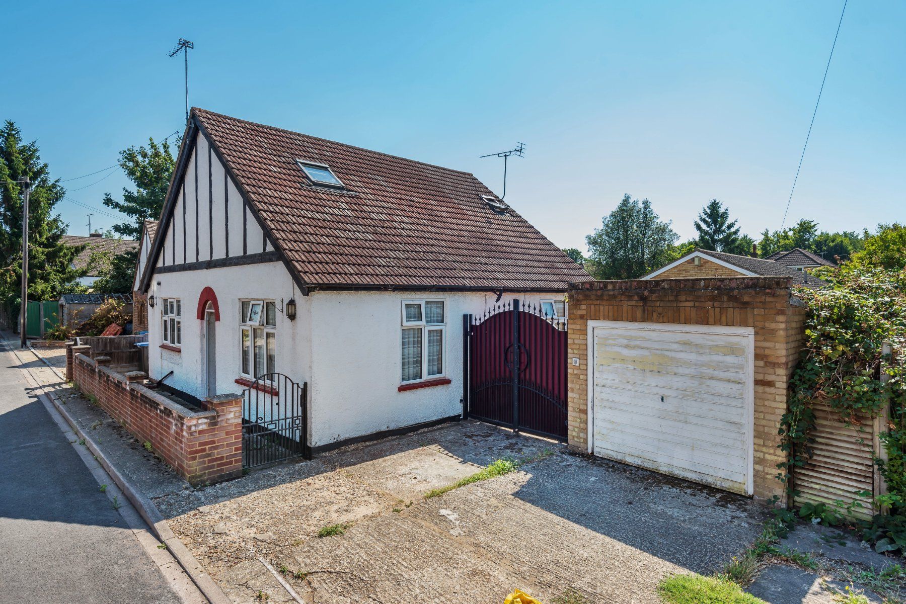 3 bed detached house for sale in Byfleet, Surrey KT14 Zoopla